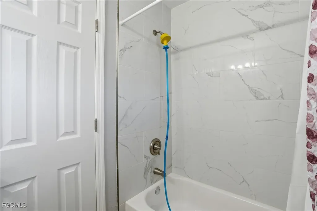 4251 Island Circle Fort Myers FL 33919