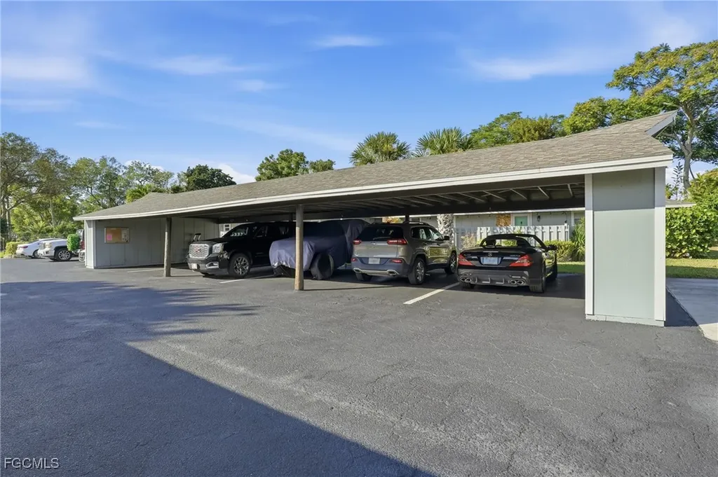 4251 Island Circle Fort Myers FL 33919