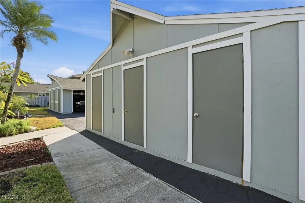 4251 Island Circle Fort Myers FL 33919