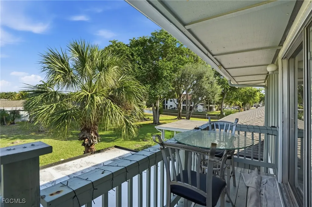 4251 Island Circle Fort Myers FL 33919