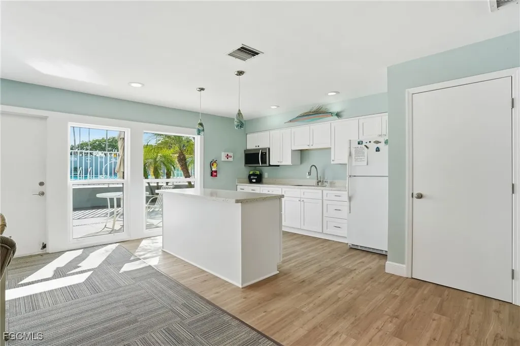 4251 Island Circle Fort Myers FL 33919