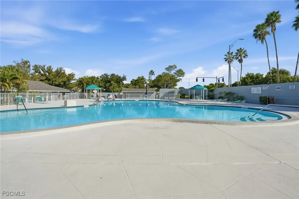 4251 Island Circle Fort Myers FL 33919