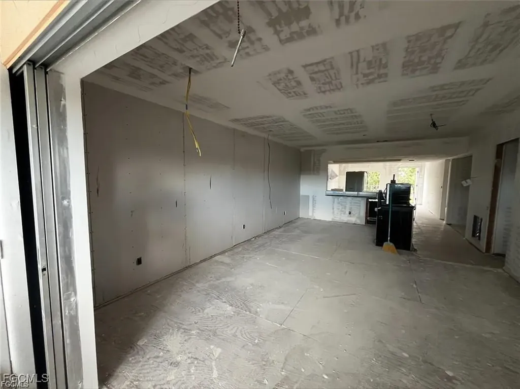 4722 SE 1st Place Cape Coral FL 33904