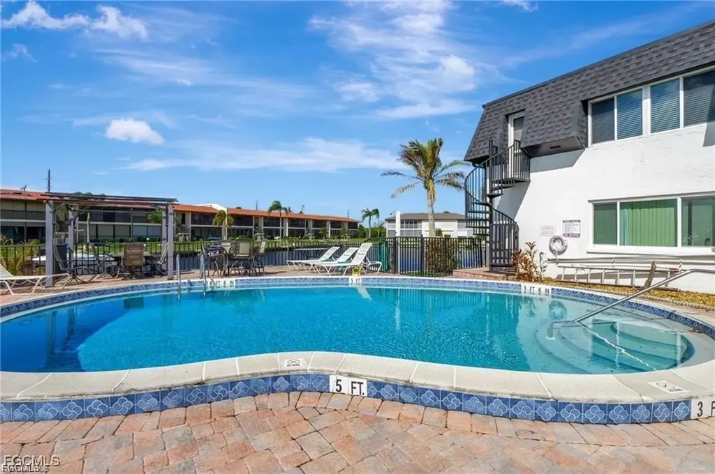 4722 SE 1st Place Cape Coral FL 33904