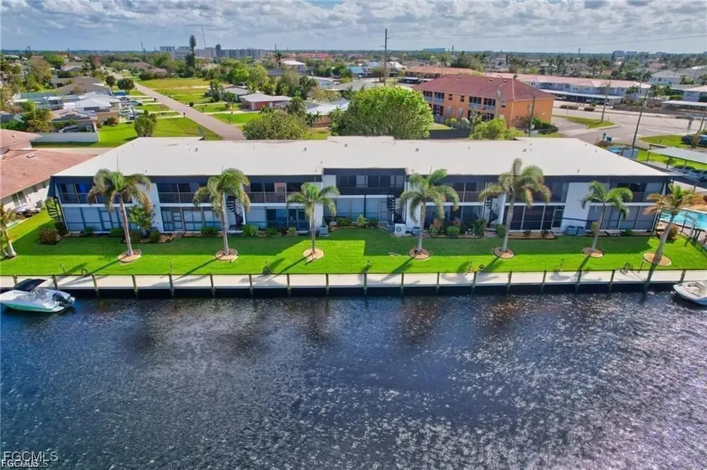 4722 SE 1st Place Cape Coral FL 33904