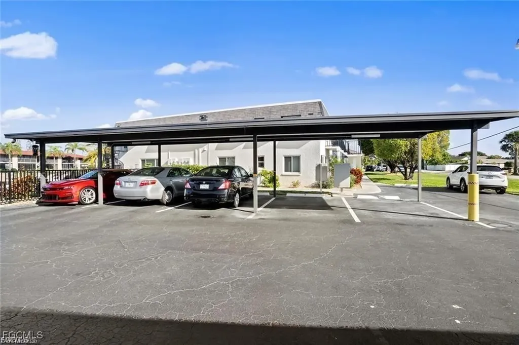 4722 SE 1st Place Cape Coral FL 33904