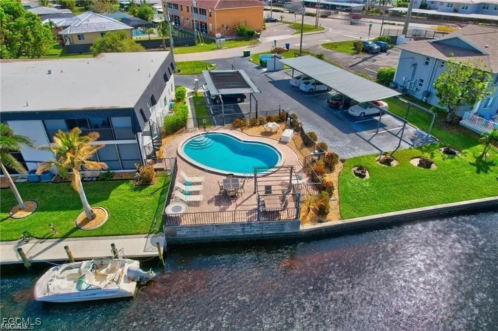 4722 SE 1st Place Cape Coral FL 33904