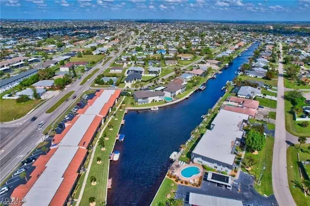 4722 SE 1st Place Cape Coral FL 33904