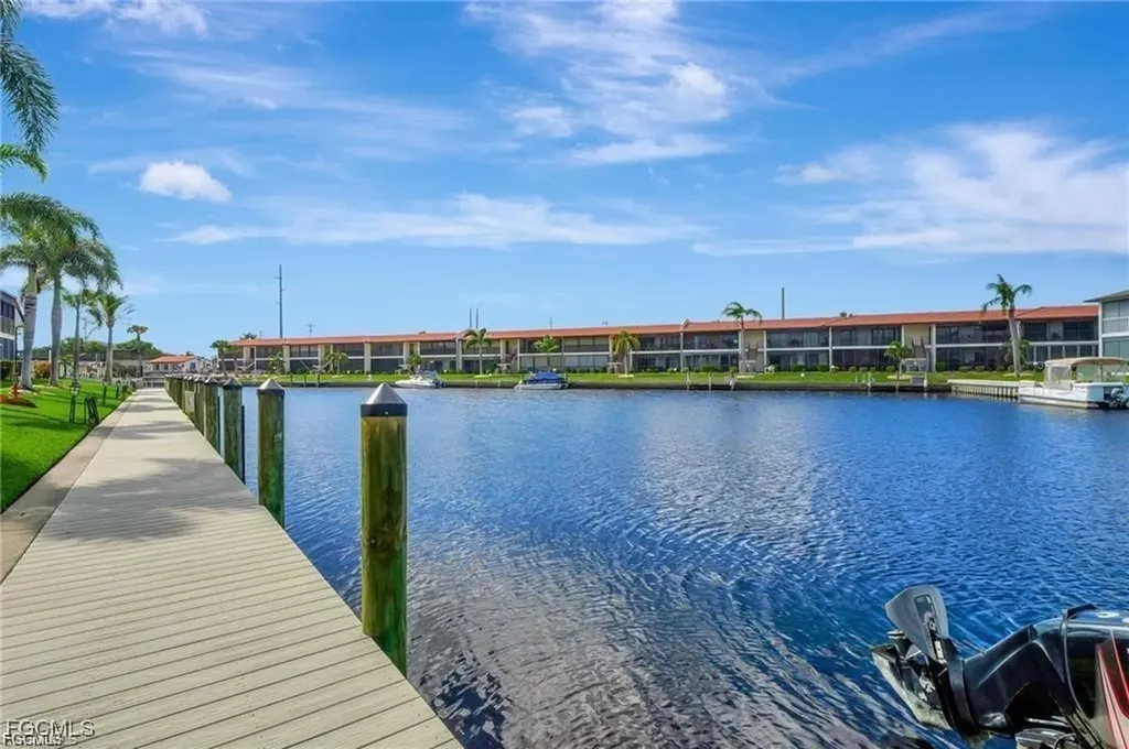 4722 SE 1st Place Cape Coral FL 33904