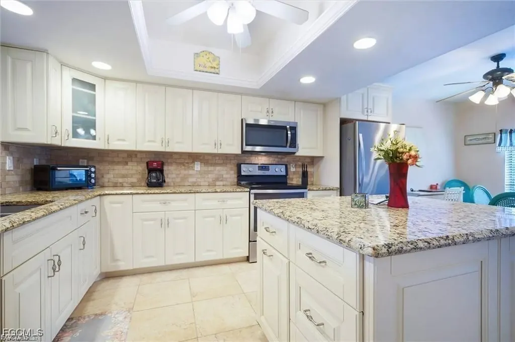 4722 SE 1st Place Cape Coral FL 33904