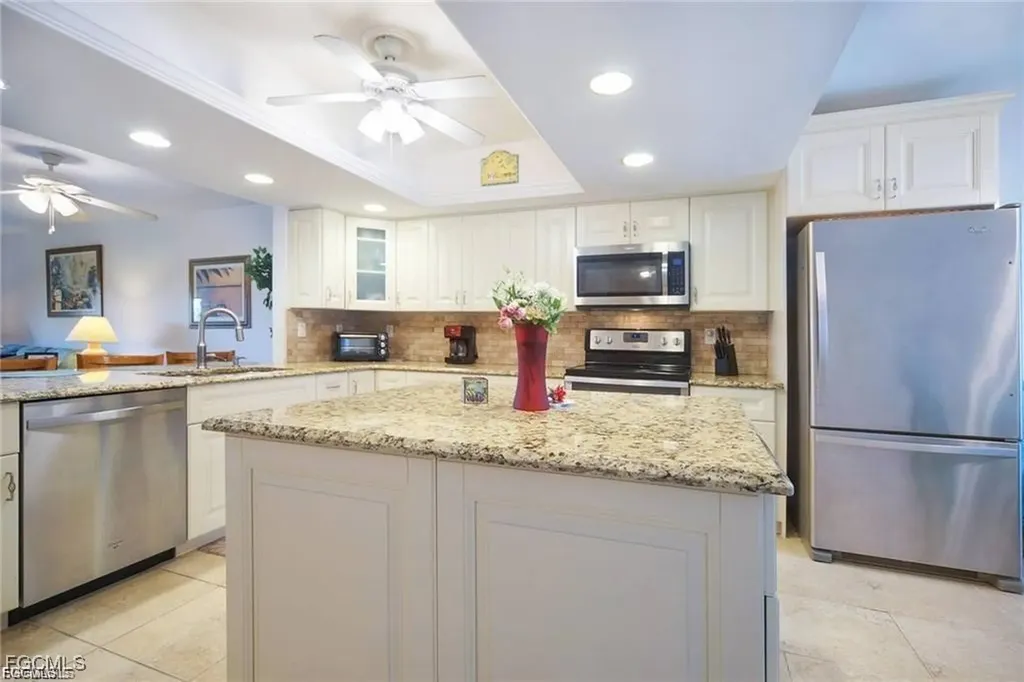 4722 SE 1st Place Cape Coral FL 33904