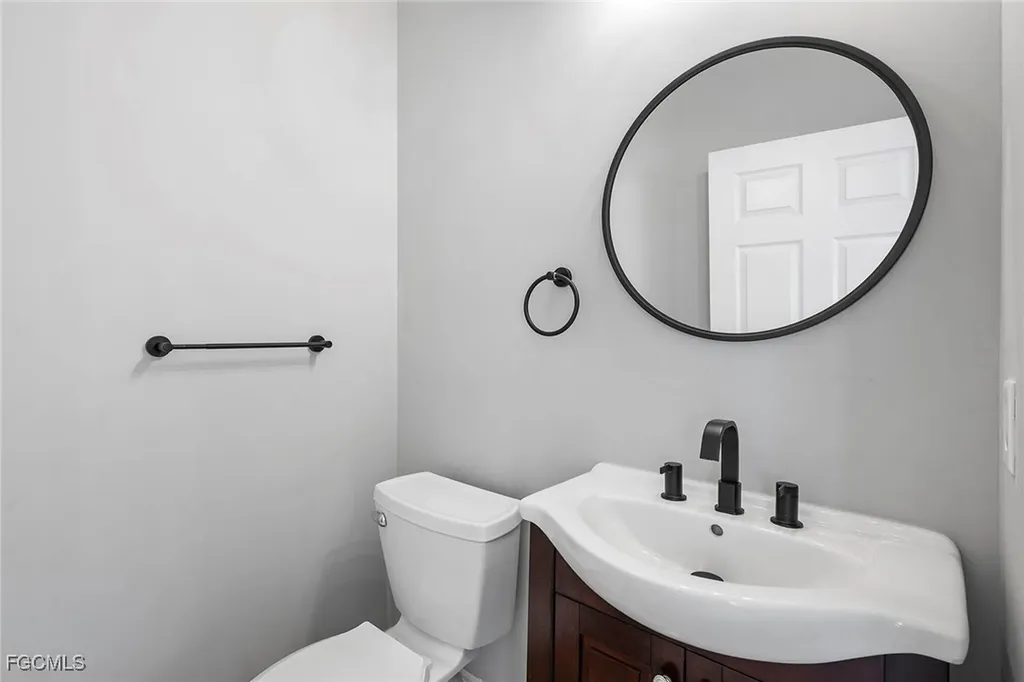 8490 Sumner Avenue Fort Myers FL 33908