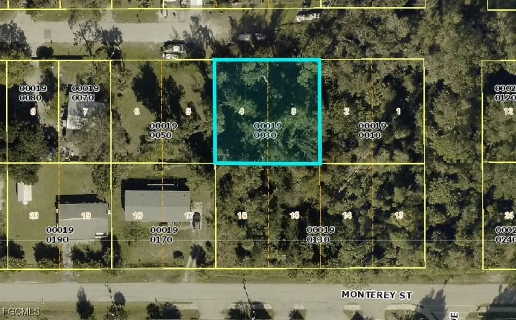 437 Santa Cruz Street North Fort Myers FL 33903