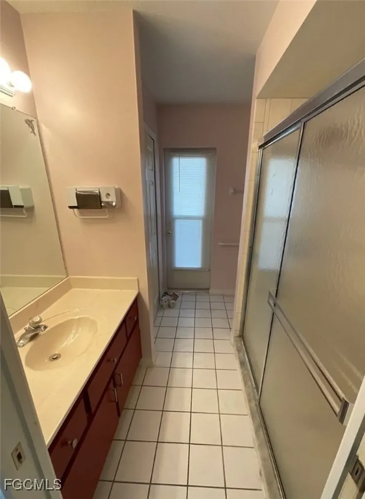 1403 SE 8th Place Cape Coral FL 33990