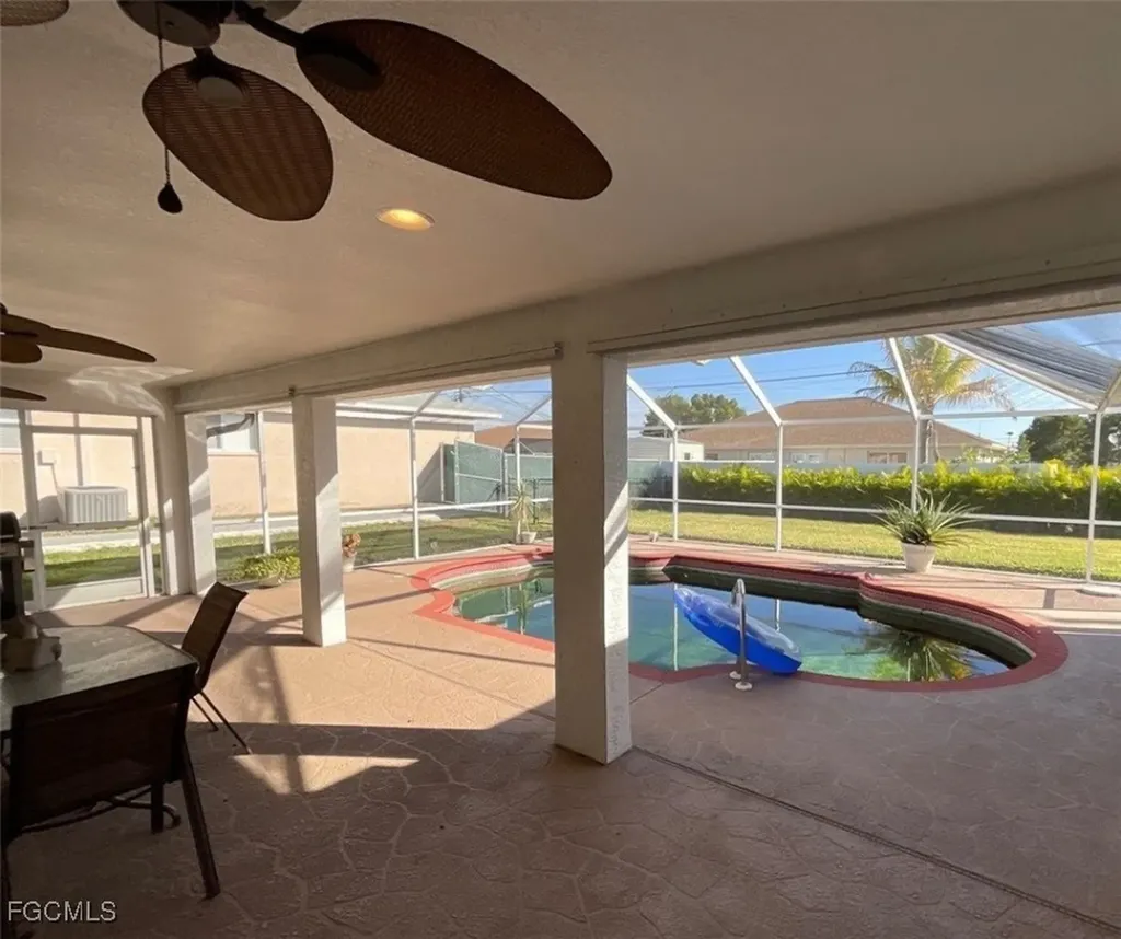 1403 SE 8th Place Cape Coral FL 33990