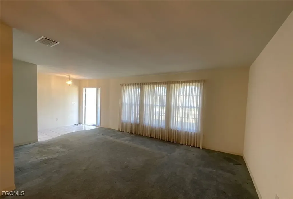 1403 SE 8th Place Cape Coral FL 33990