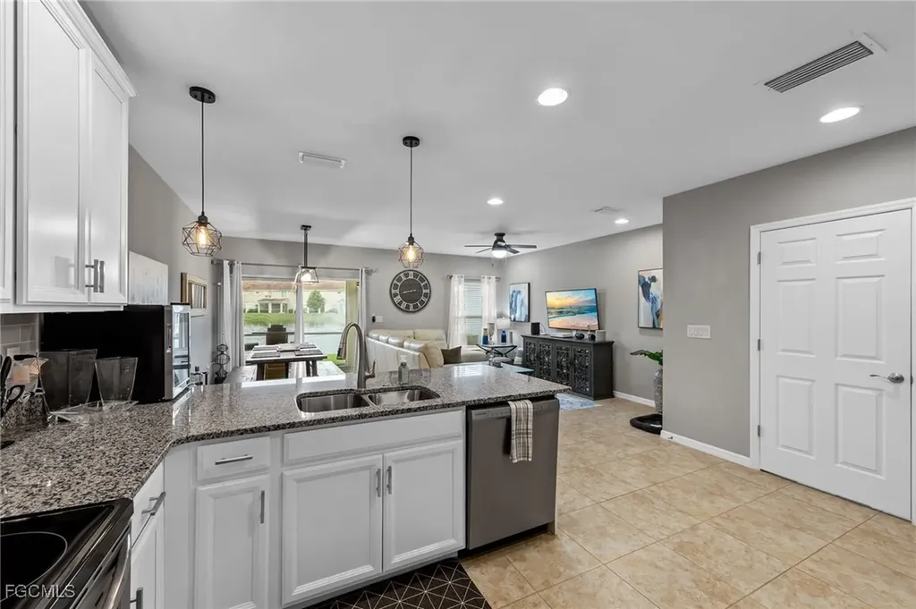 3849 Tilbor Circle Fort Myers FL 33916