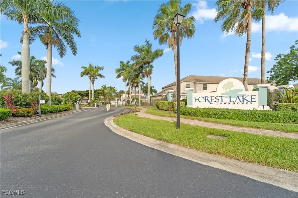 3646 Pine Oak Circle Fort Myers FL 33916