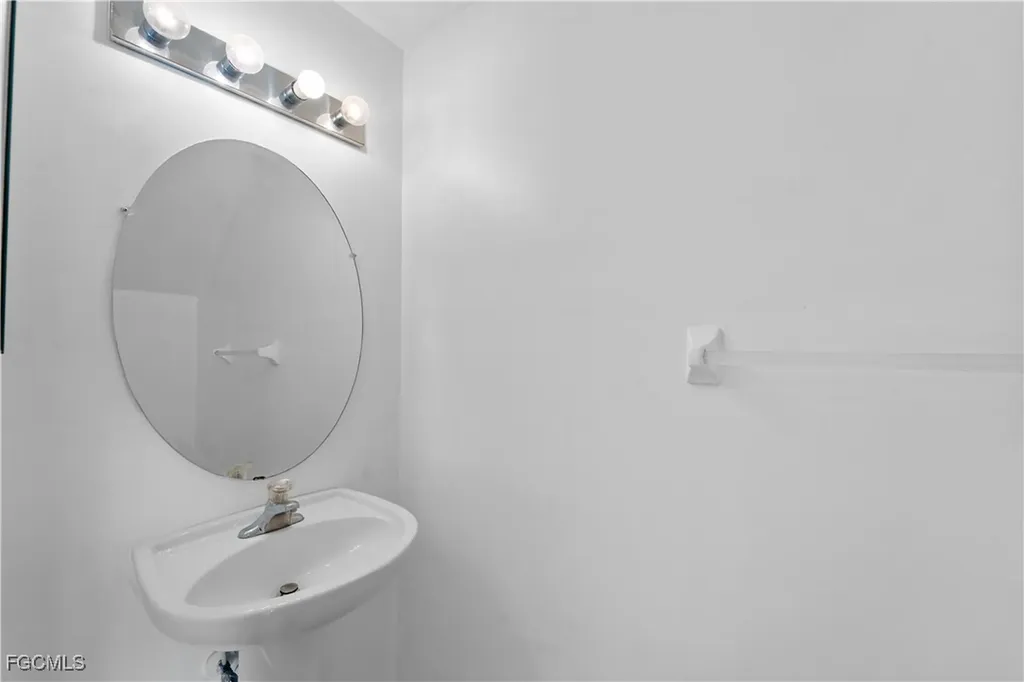 3646 Pine Oak Circle Fort Myers FL 33916