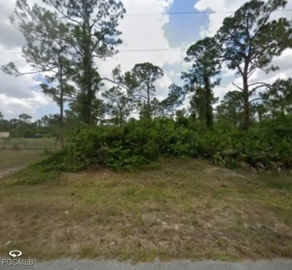2114 Hamilton Avenue Alva FL 33920