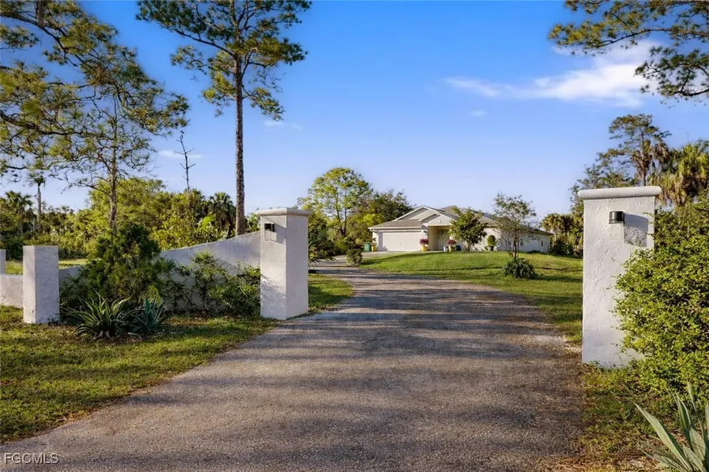 2625 40th Avenue SE Naples FL 34117