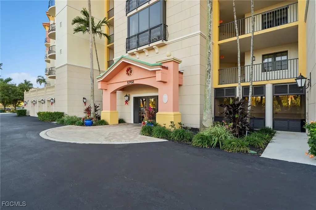 5702 Cape Harbour Drive Cape Coral FL 33914