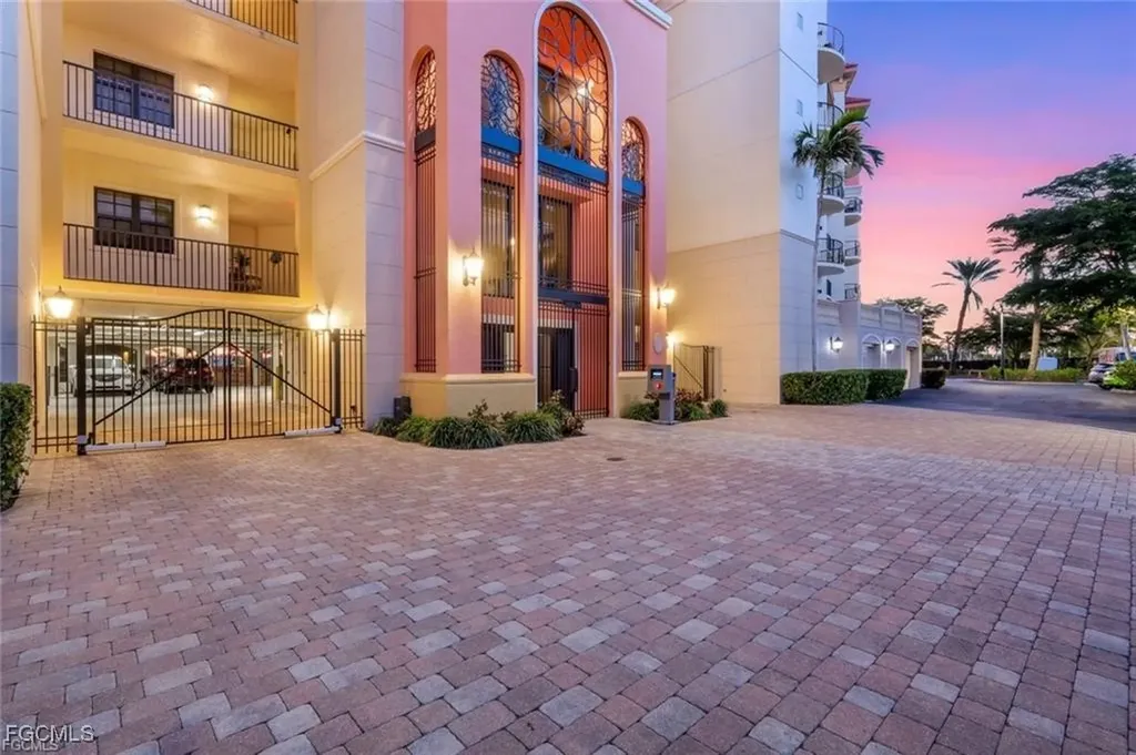 5702 Cape Harbour Drive Cape Coral FL 33914