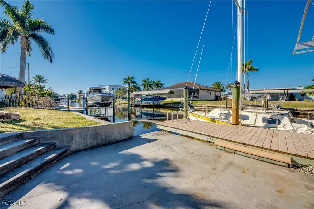 5344 SE Malibu Court Cape Coral FL 33904