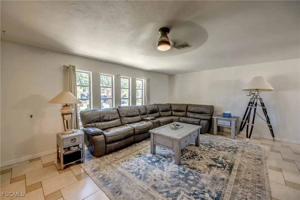5344 SE Malibu Court Cape Coral FL 33904