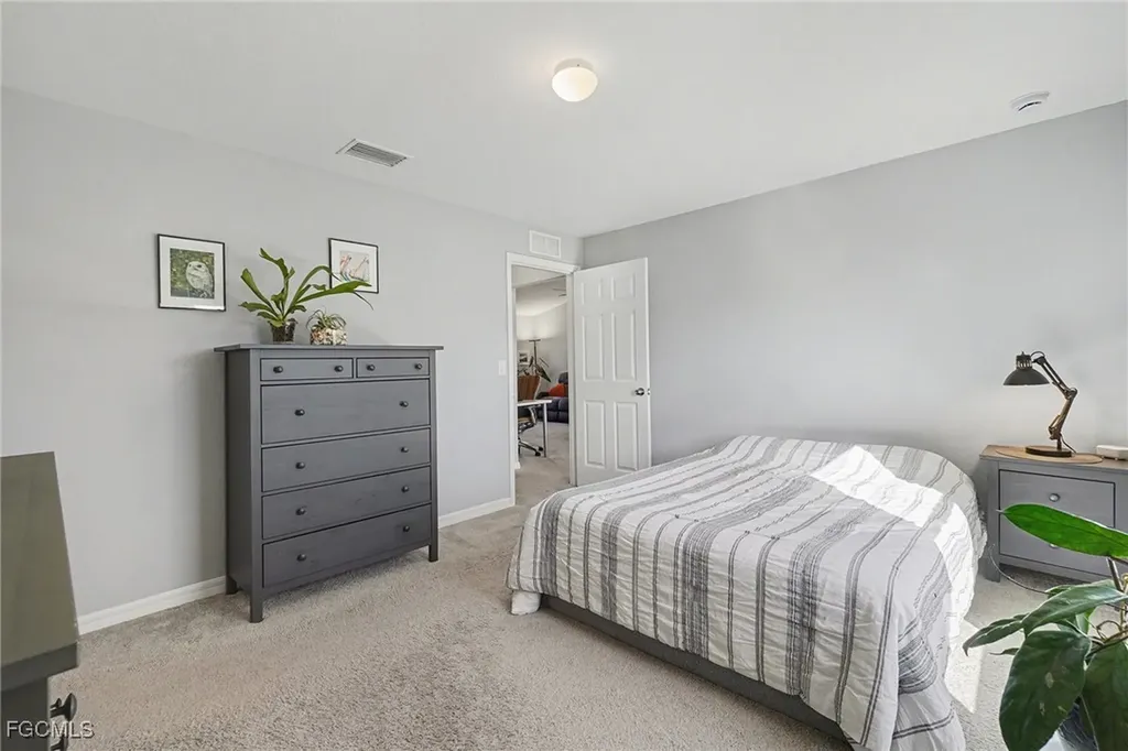 2725 NW 19th Place Cape Coral FL 33993