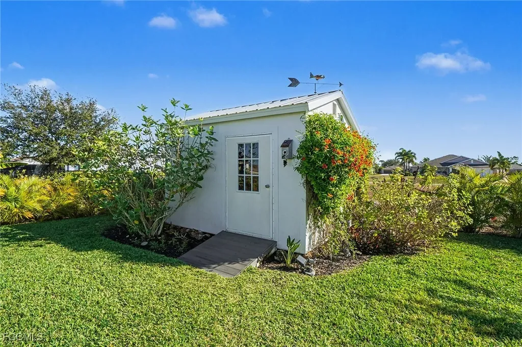 2725 NW 19th Place Cape Coral FL 33993