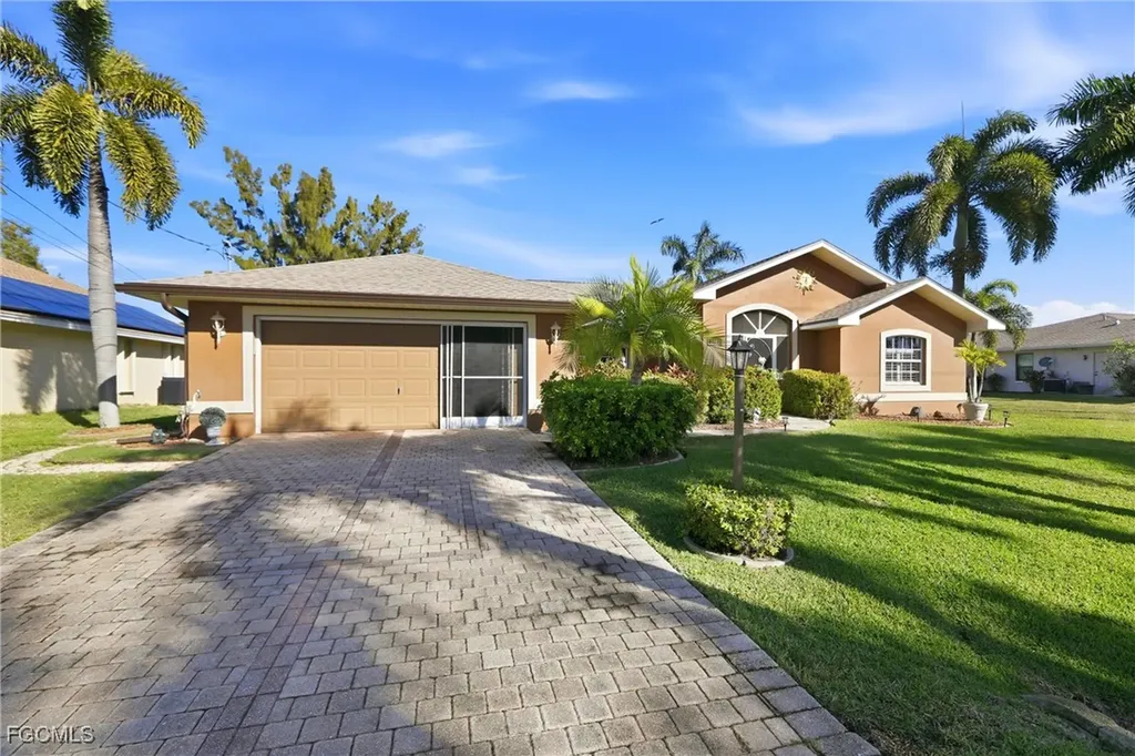 1713 NE 2nd Street Cape Coral FL 33909
