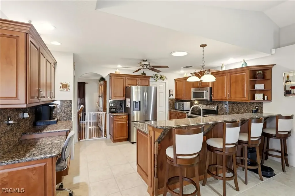 1713 NE 2nd Street Cape Coral FL 33909