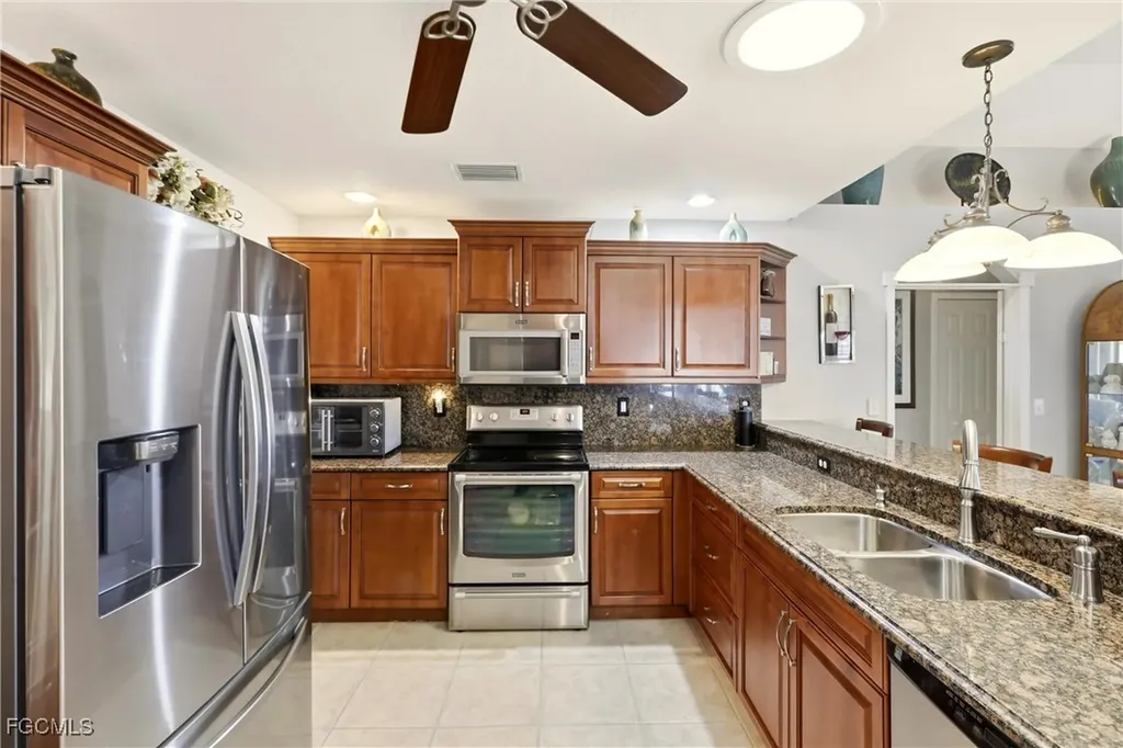 1713 NE 2nd Street Cape Coral FL 33909