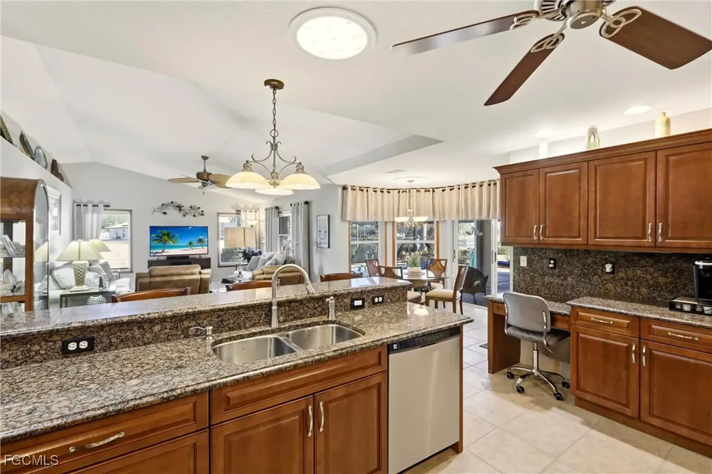 1713 NE 2nd Street Cape Coral FL 33909
