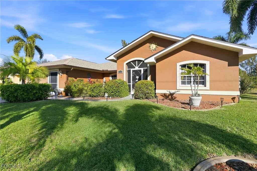 1713 NE 2nd Street Cape Coral FL 33909