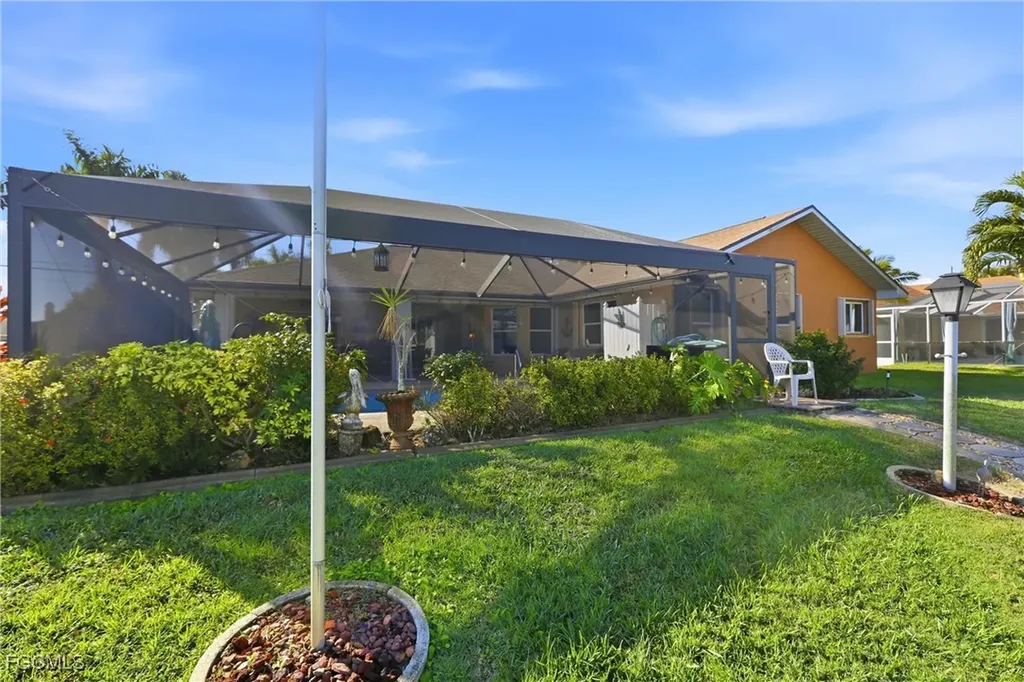 1713 NE 2nd Street Cape Coral FL 33909