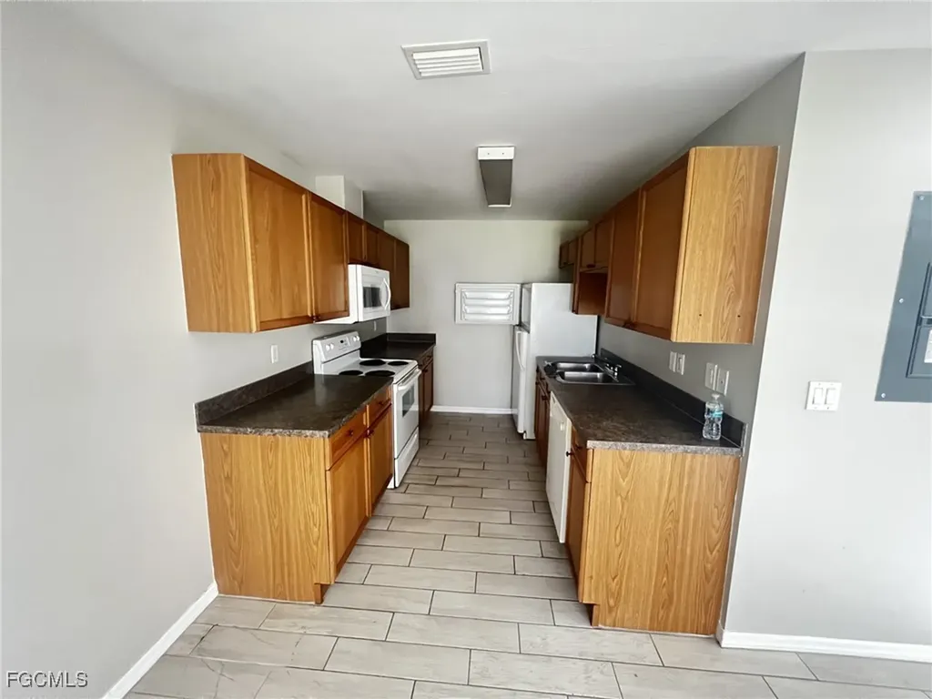 1019 SE 11th Street Cape Coral FL 33990