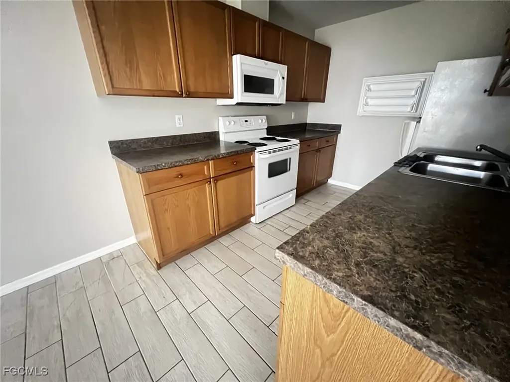 1019 SE 11th Street Cape Coral FL 33990