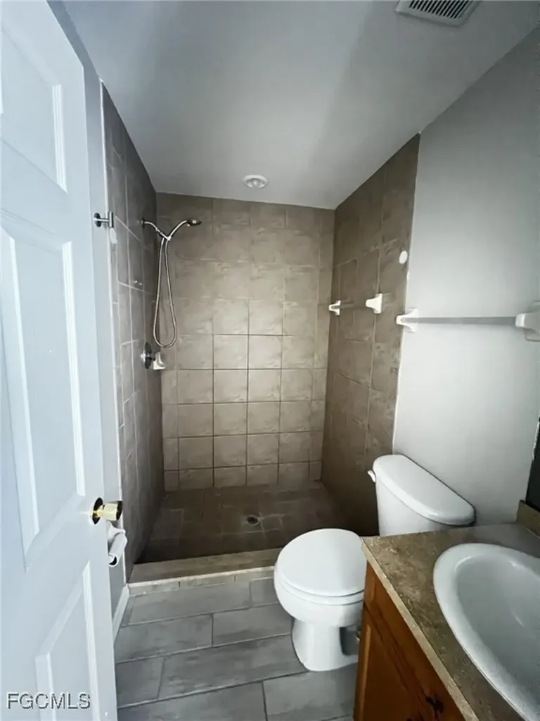 1019 SE 11th Street Cape Coral FL 33990