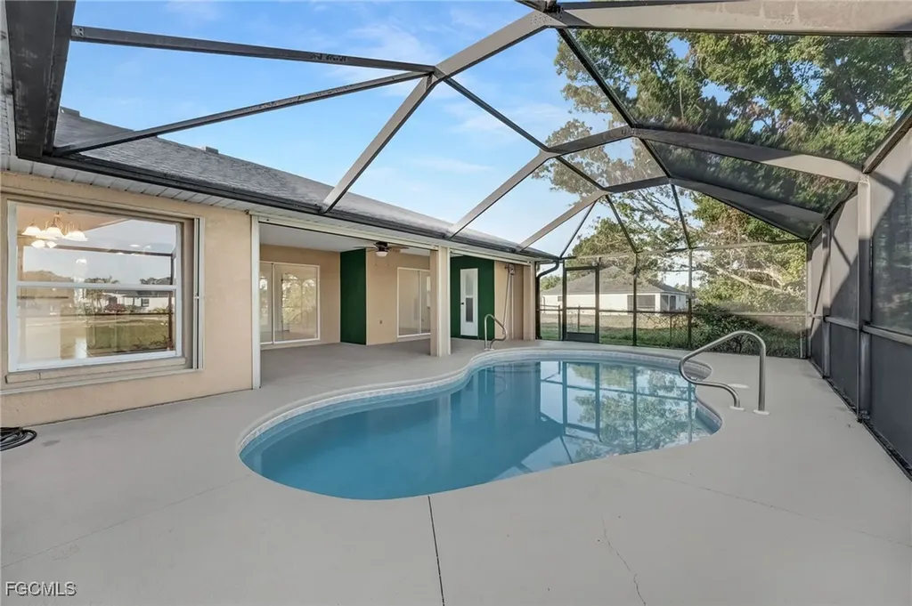 1631 SE 2nd Street Cape Coral FL 33990