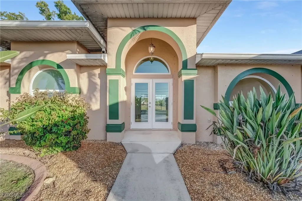 1631 SE 2nd Street Cape Coral FL 33990