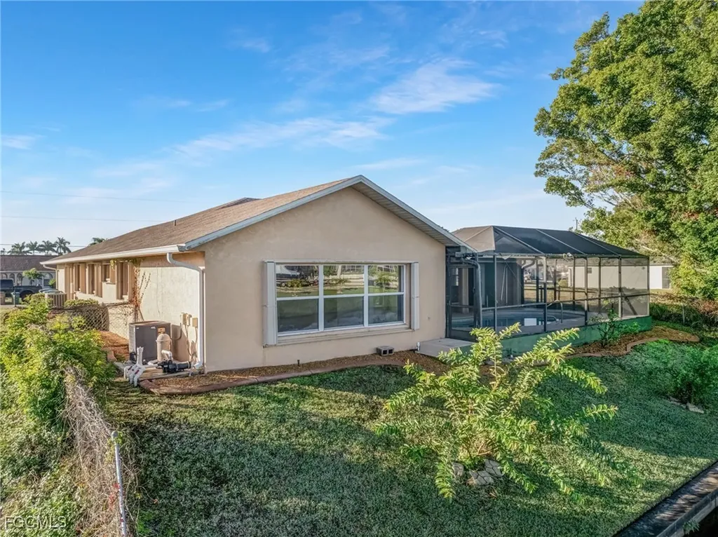 1631 SE 2nd Street Cape Coral FL 33990