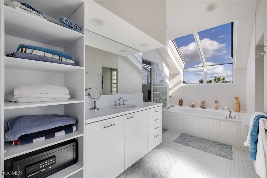 479 Lagoon Drive Sanibel FL 33957