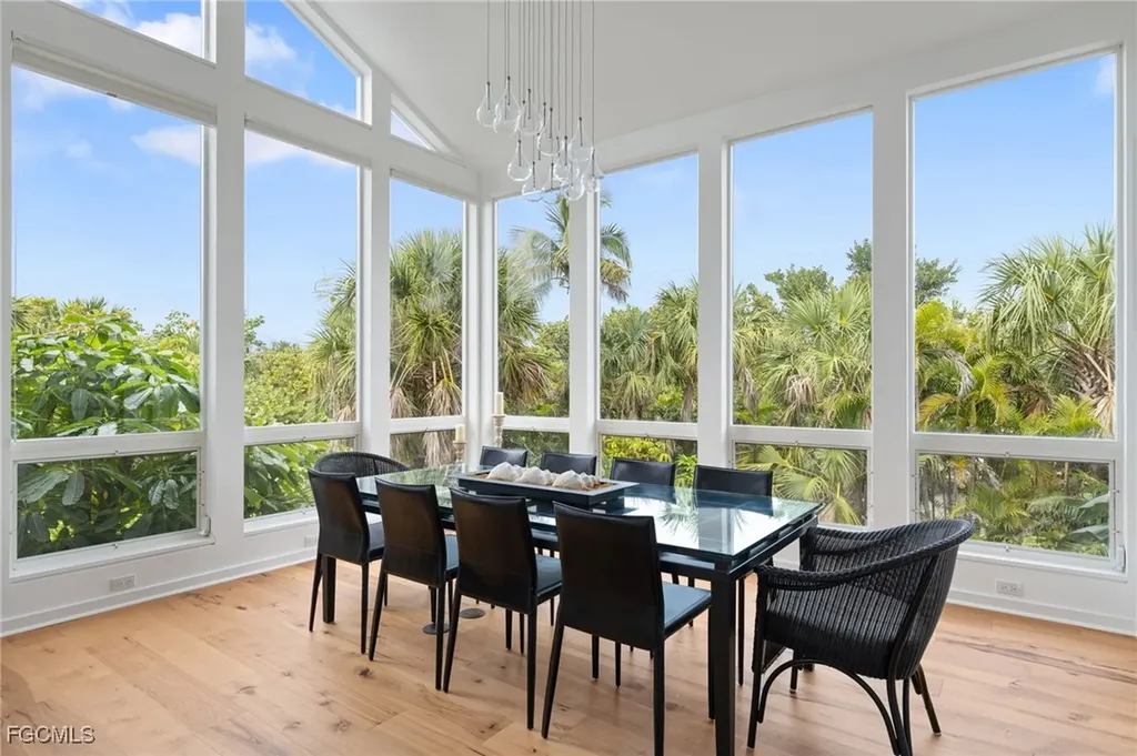 479 Lagoon Drive Sanibel FL 33957