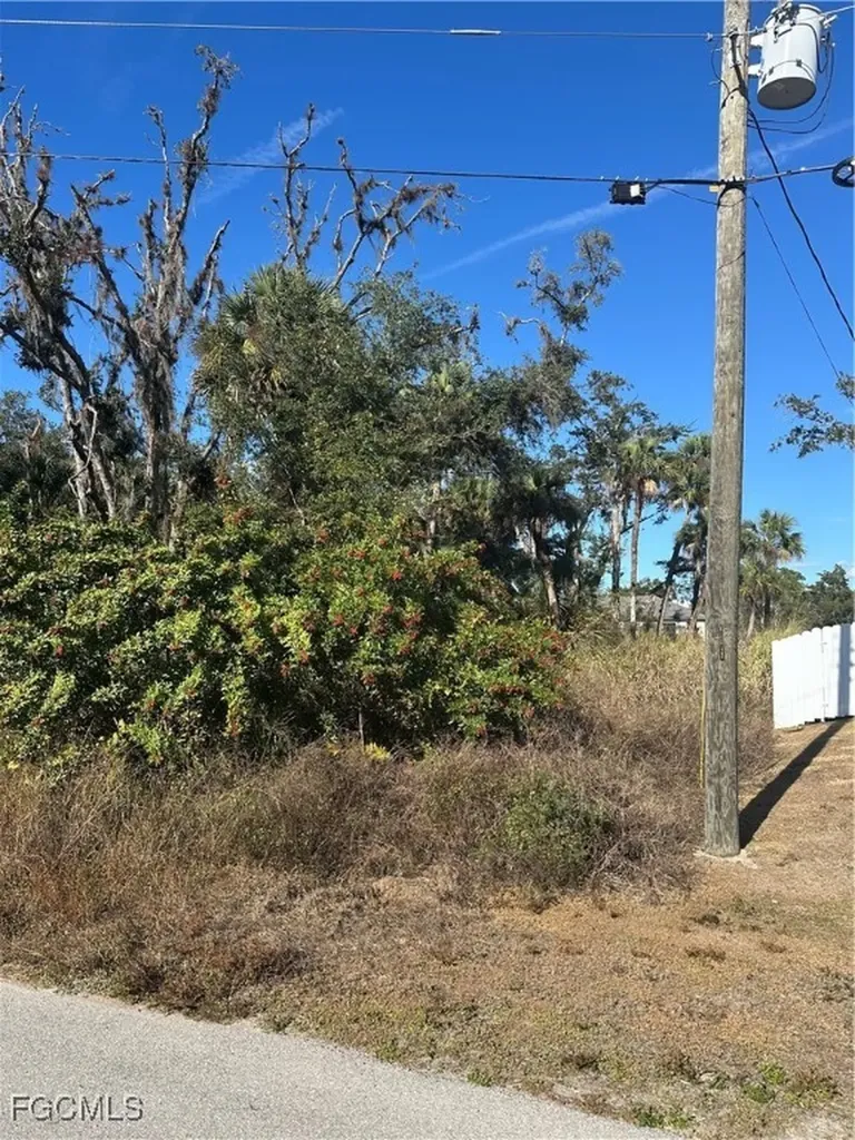 642 Kleinart Drive Lehigh Acres FL 33972