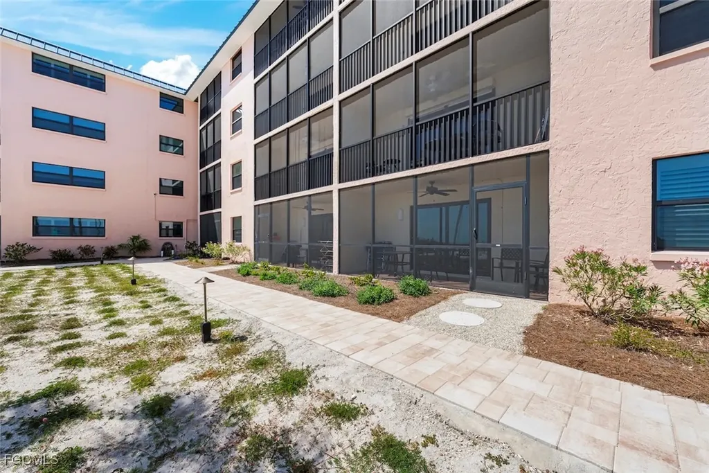 2230 Camino Del Mar Drive Sanibel FL 33957