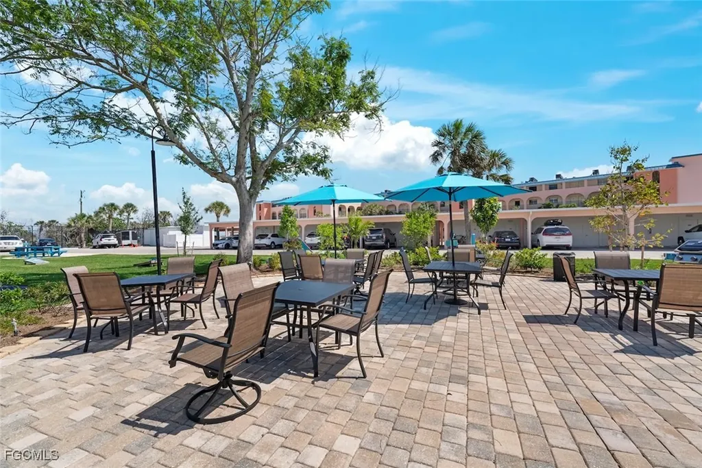 2230 Camino Del Mar Drive Sanibel FL 33957