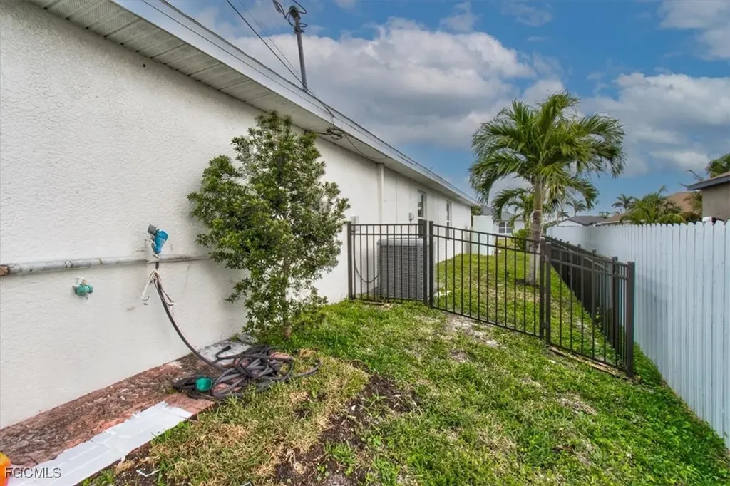 2723 Van Buren Parkway Cape Coral FL 33993