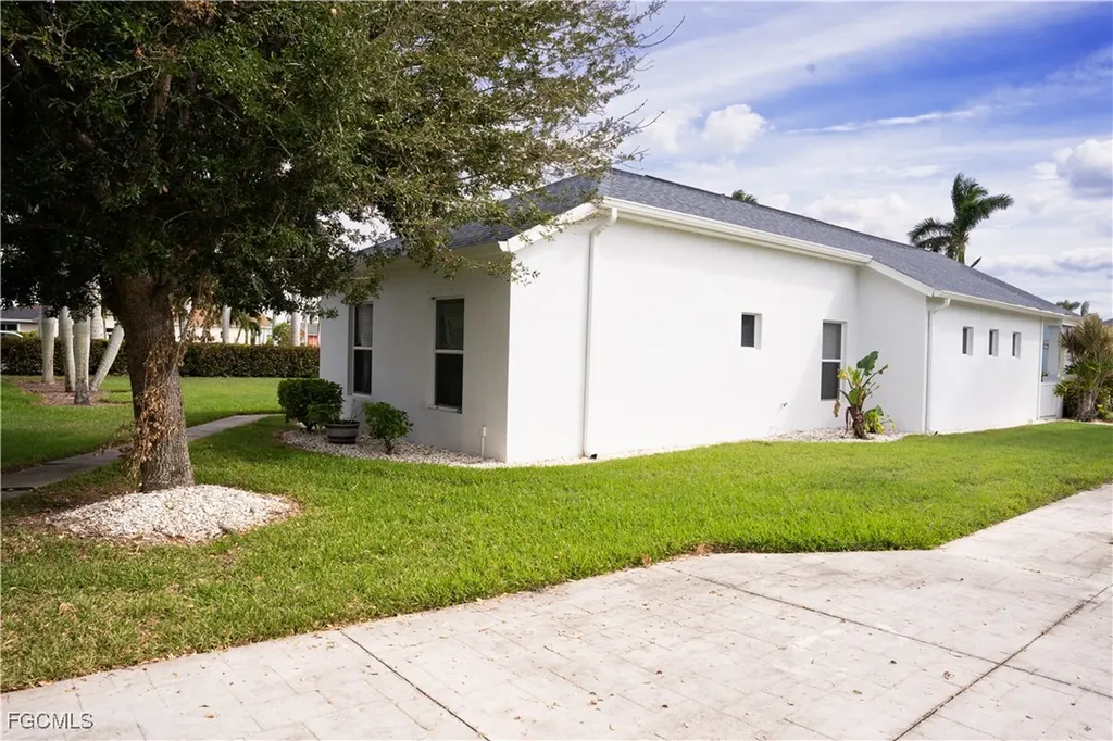 295 Destiny Circle Cape Coral FL 33990